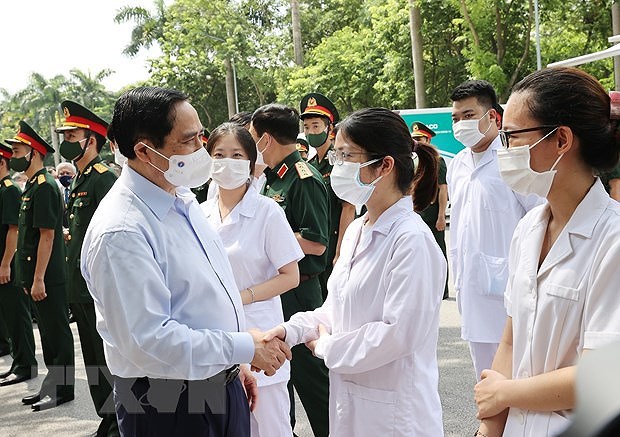 Nationwide COVID-19 vaccination campaign officially launched hinh anh 1