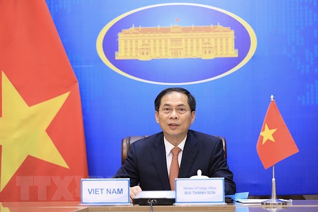 Lao Minister of Foreign Affairs congratulates Vietnamese counterpart hinh anh 1
