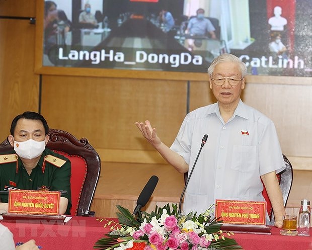 Party chief meets Hanoi voters ahead 15th NA’s second session hinh anh 1