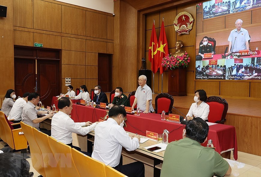 Party chief meets Hanoi voters ahead 15th NA’s second session hinh anh 2
