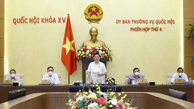 NA Standing Committee wraps up fourth session hinh anh 1