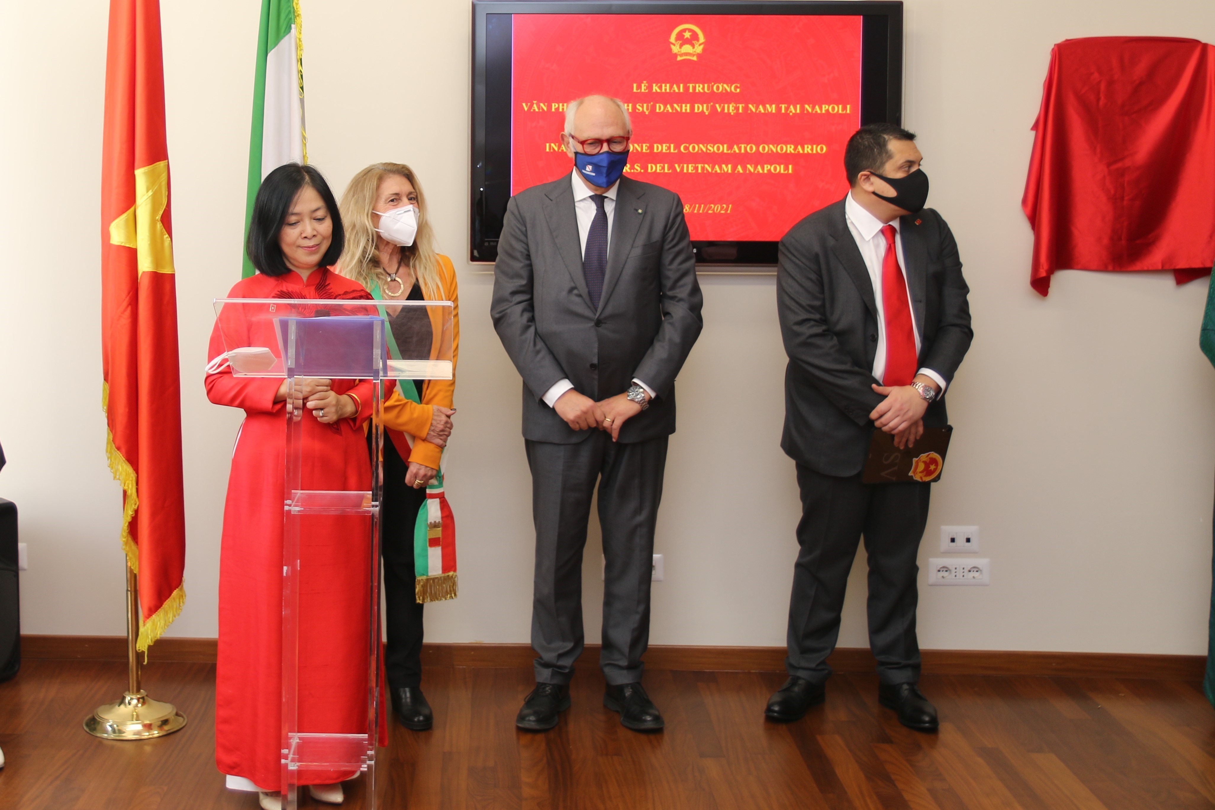 Vietnam opens honorary consulate in Naples city of Italy hinh anh 1