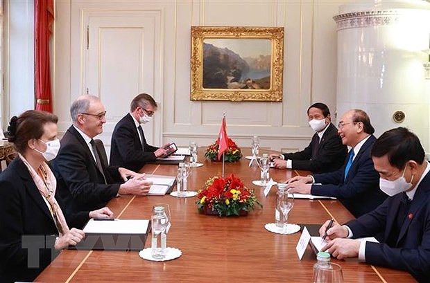 President Nguyen Xuan Phuc holds talks with Swiss counterpart Guy Parmelin hinh anh 1