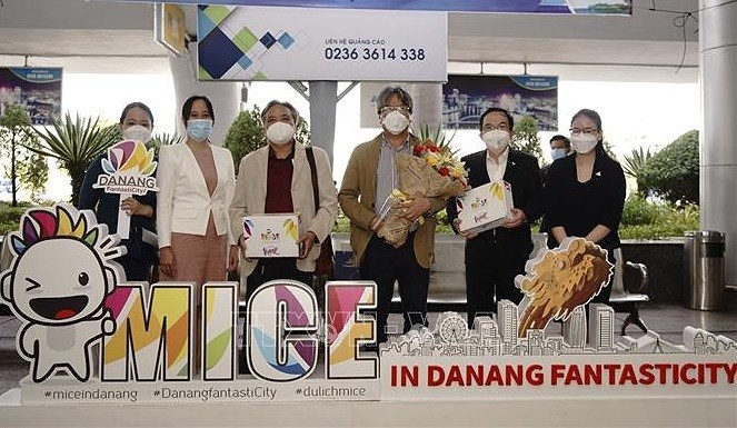 Da Nang welcomes first MICE tourists after social distancing hinh anh 1