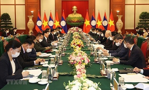 Vietnam, Laos stand side by side in development path hinh anh 1