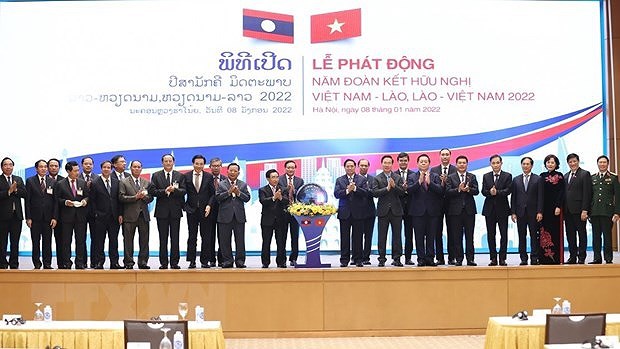 PMs launch Vietnam - Laos, Laos - Vietnam Solidarity and Friendship Year hinh anh 2
