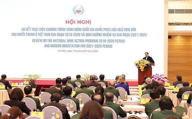 Vietnam to push ahead with mine action: PM hinh anh 2