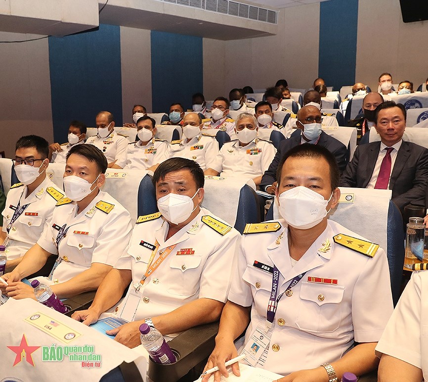 Vietnam’s naval officers attend int’l maritime seminar in India hinh anh 2