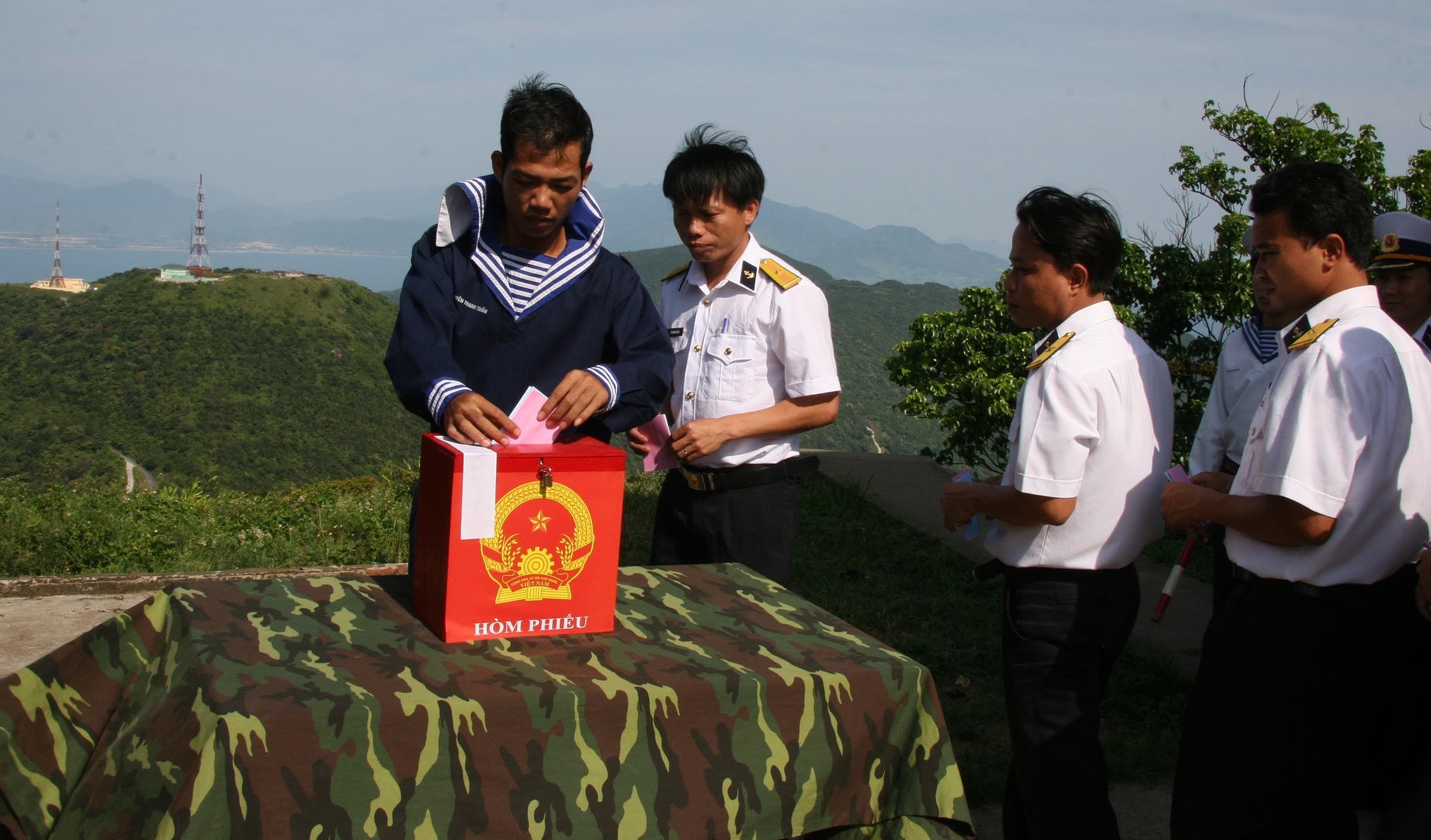 Elecciones legislativas en Vietnam: fiesta de todo el pueblo hinh anh 10