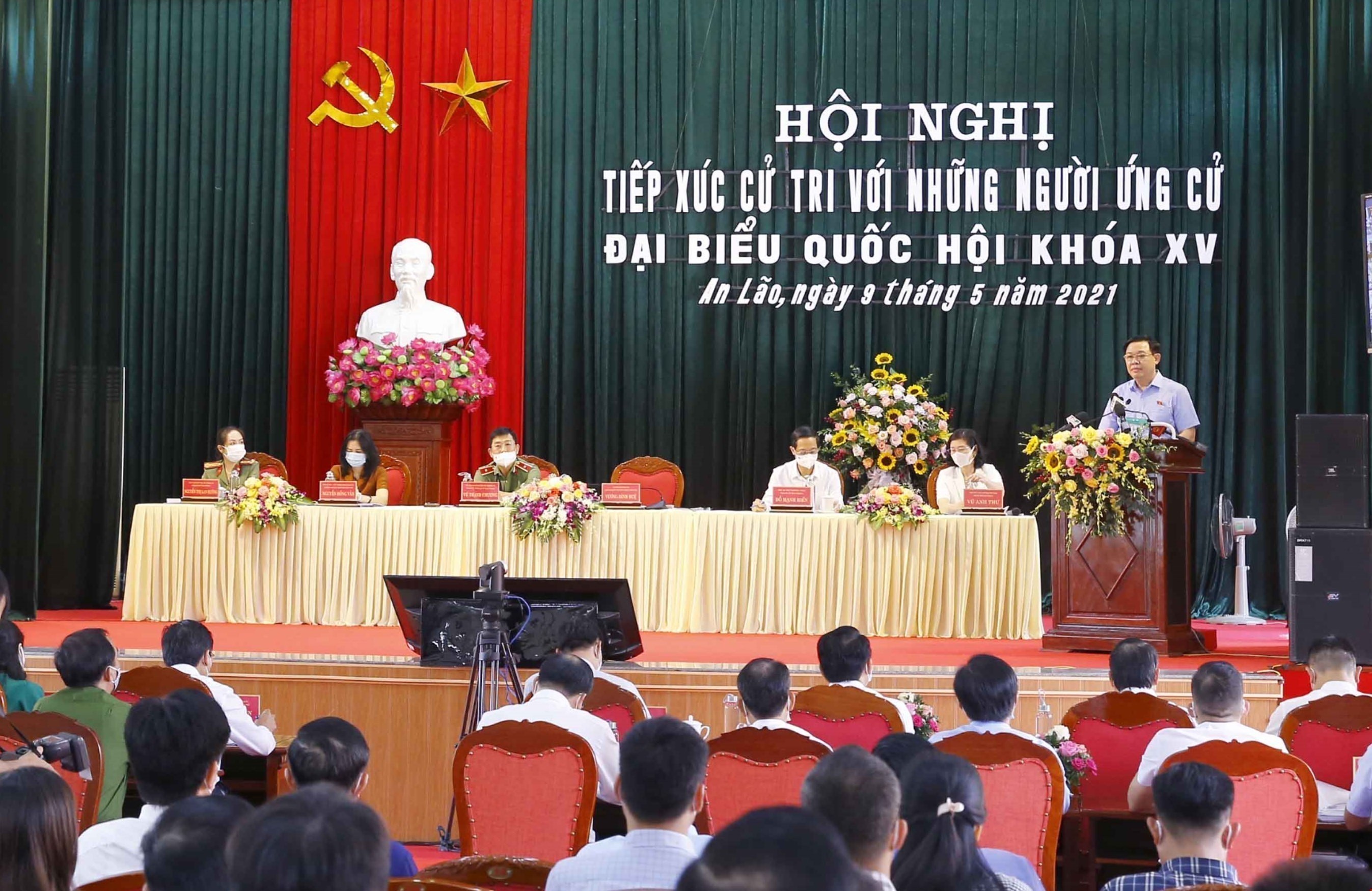 Presidente del Parlamento vietnamita se reune con votantes de Hai Phon hinh anh 2