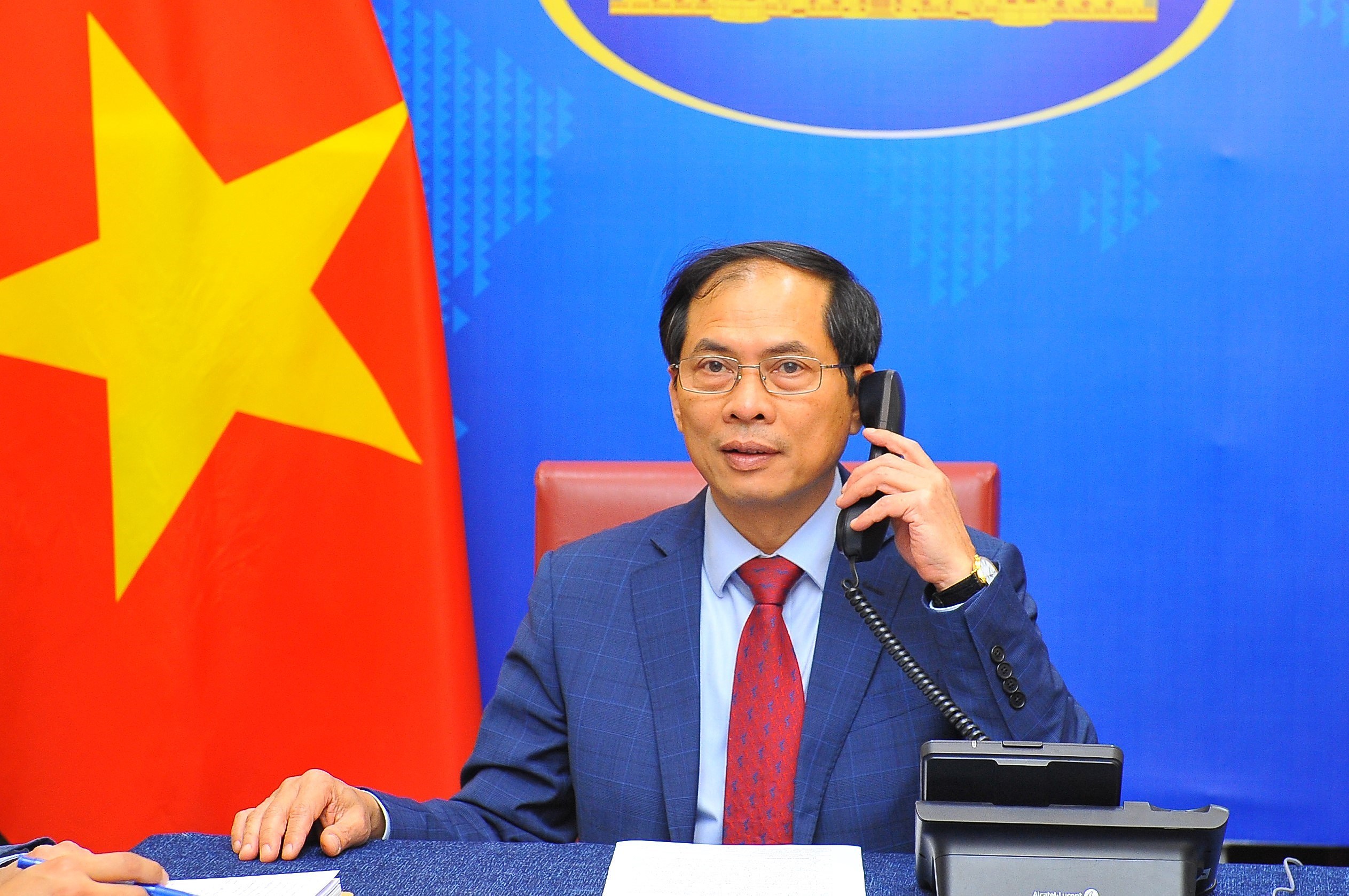 Laos, Camboya e Indonesia felicitan al nuevo canciller de Vietnam hinh anh 1