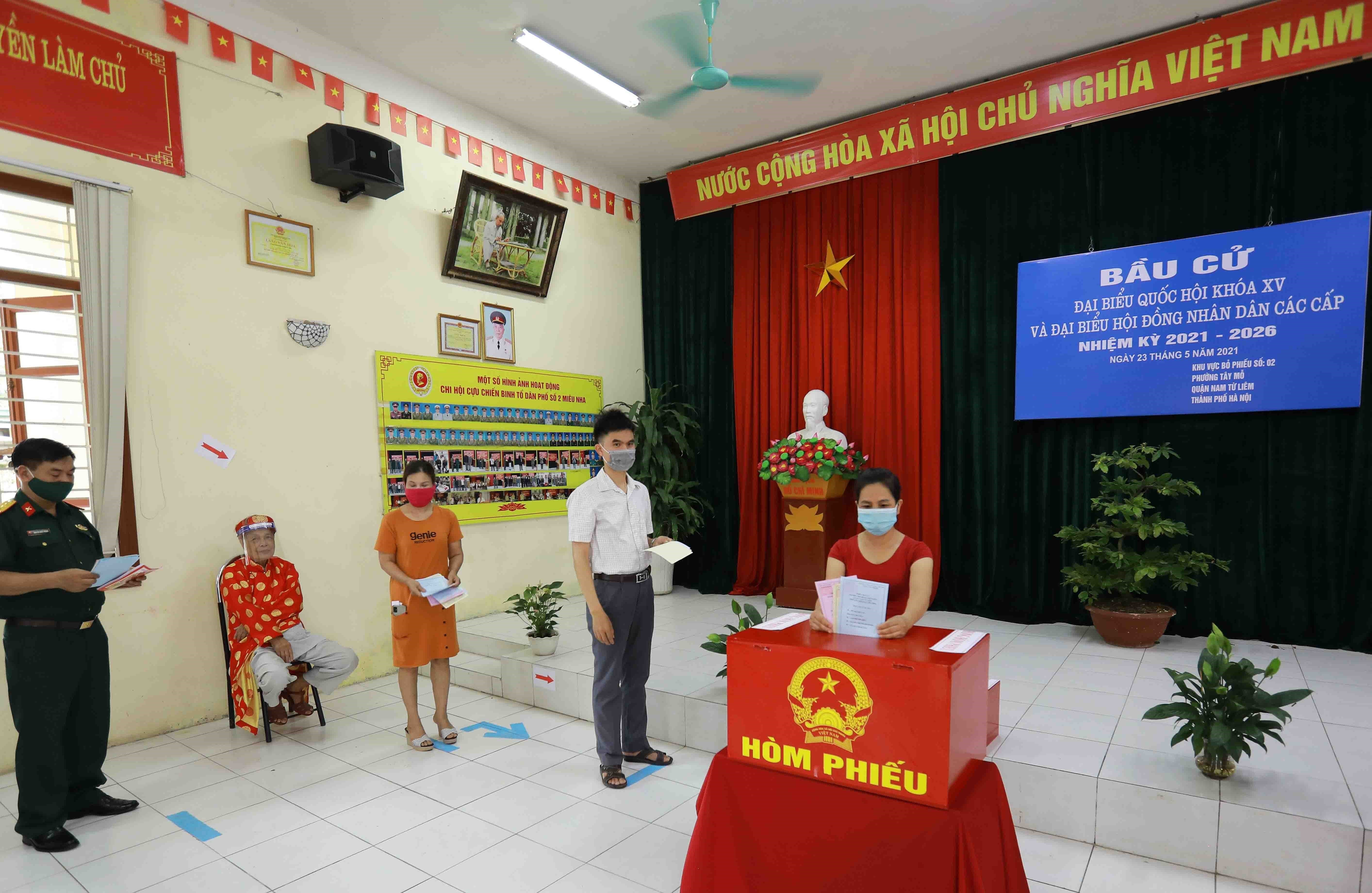 Elecciones legislativas de Vietnam se desarrollan segun lo planeado, afirmo vicepresidente del Parlamento hinh anh 2