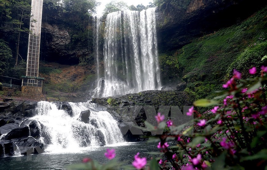 La majestuosidad de "cascada de siete capas" en Vietnam hinh anh 5