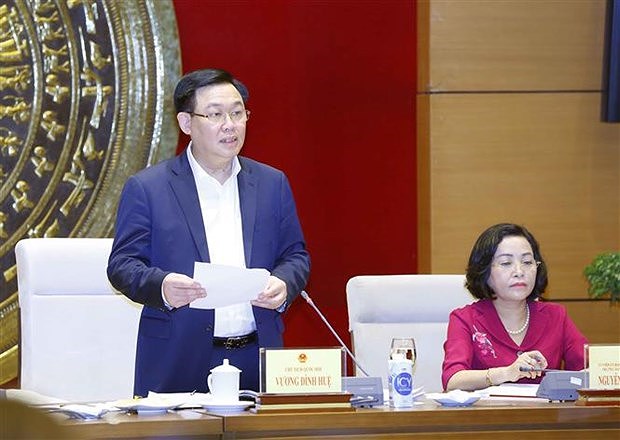 Vuong Dinh Hue travaille avec la commission chargee des deputes de l’Assemblee nationale hinh anh 1