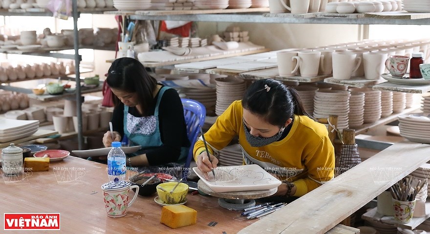 Le village de la ceramique de Bat Trang hinh anh 1