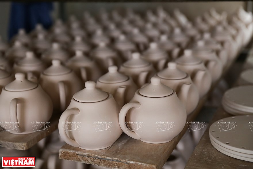 Le village de la ceramique de Bat Trang hinh anh 7