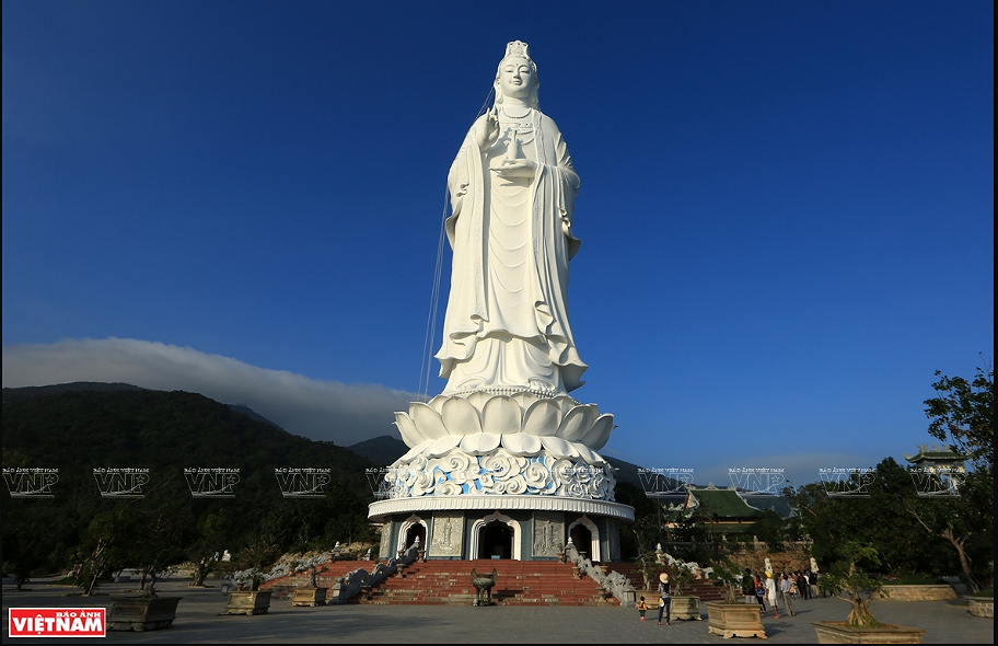 Пагода Линь-ынг - незаменимыи адрес для посетителеи со всего мира, приезжающих в город Дананг hinh anh 3