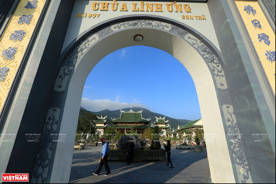 Пагода Линь-ынг - незаменимыи адрес для посетителеи со всего мира, приезжающих в город Дананг hinh anh 4