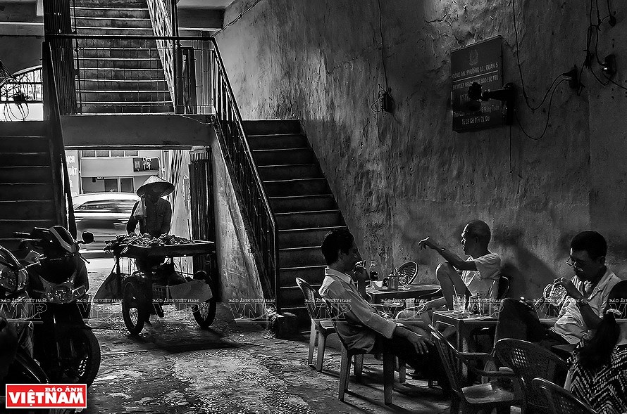 Красочная жизнь Вьетнама через объектив фотографов-женщин Хошимина hinh anh 5