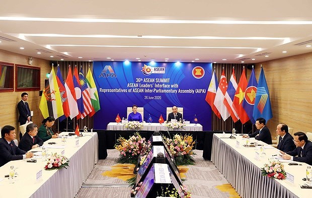 Правительства стран АСЕАН и парламенты укрепляют связи, чтобы построить общество, ориентированное на людеи hinh anh 1