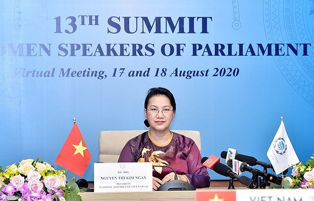 Председатель НС Нгуен Тхи Ким Нган приняла участие в 13-м саммите женщин - глав НС мира hinh anh 1