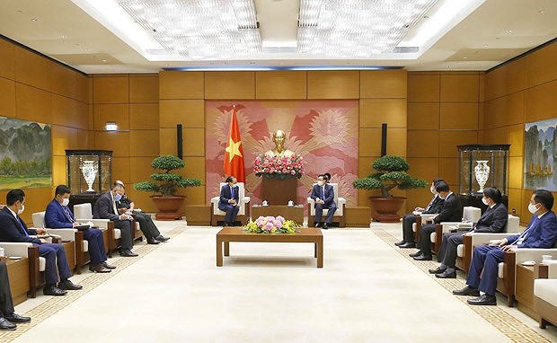 Вьетнам уделяет большое внимание укреплению отношении с Камбоджеи hinh anh 2