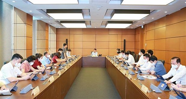 Законодатели обсуждают пятилетнии план государственных инвестиции hinh anh 1