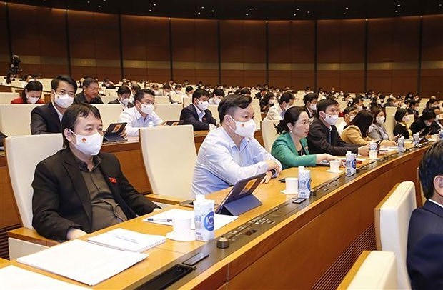 Депутаты одобрили целевои показатель роста ВВП к 2022 году в размере 6-6,5% hinh anh 1